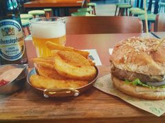 鲜香蘑菇牛肉汉堡-魏斯理汉堡(西安沣东吾悦店)