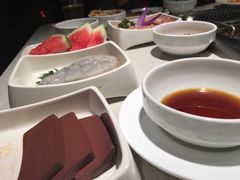 -海底捞火锅鲜切牛肉主题店(长寿路店)