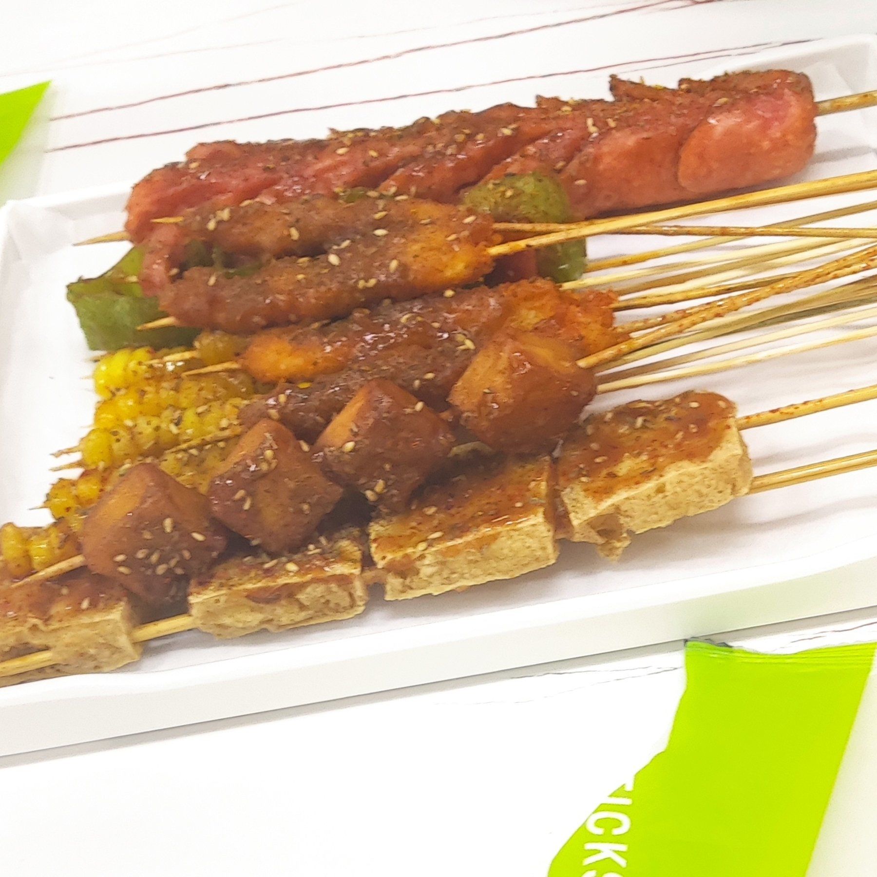 地铁口的炸串麻辣烫