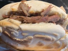 腊牛肉夹馍-清真盛志望麻酱酿皮·非遗老字号