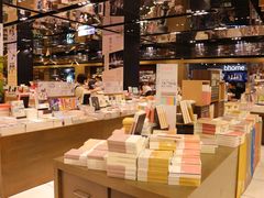 -诚品(信义店)