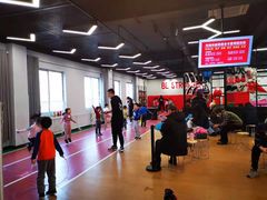 -悦动体能篮球羽毛球网球(三里河店)