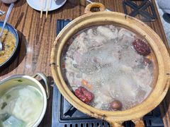 -蚝堡海鲜·威海菜·海肠捞饭·烧烤·亚洲吃蚝公司(幸福门店)