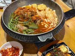 -喇喇排骨火锅·传统韩式脊骨汤(望京西园总店)