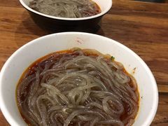万记特色酸辣粉-万记麻辣烫国展总店