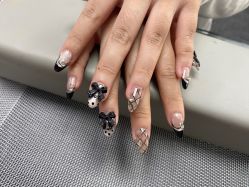 -芊屿芊浔美甲