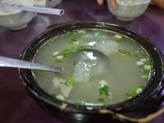 龙骨萝卜汤-百年粉蒸牛肉