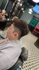 -海文先生国潮烫染男士理发馆