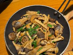 橄榄油煎三种菇-庆春朴门