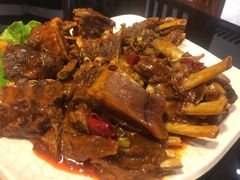 英子狗肉馆-英子补身汤(海兰路店)