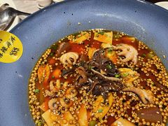 鲍鱼海参毛血旺-渔语鱼新川菜Bistro(万象天地店)