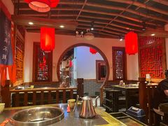 -宽板凳老灶火锅(台湾街店)