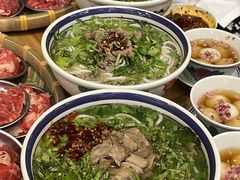 -云阿蛮云南生烫牛肉米线(奉贤路店)