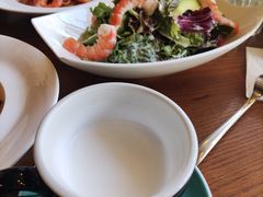 牛油果鲜虾沙拉-UPPER KITCHEN(延安路店)