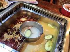 -东巴婆婆云南鱼豆花火锅(大东门店)