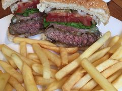 芝士培根汉堡-Geneva日内瓦餐厅(西郊宝成花苑店)