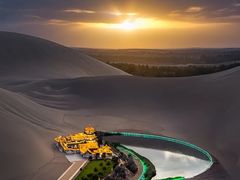 -敦煌山庄摘星阁