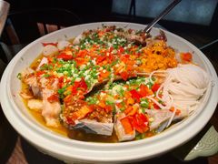 湘西二代剁椒鱼头配米线-隐厨·中国菜馆(三里屯T+MALL店)