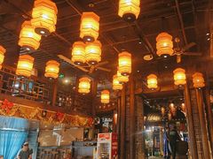 -帅巴人舅母子腊蹄民俗村