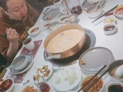 -洪氏嗨捞·广东猪肚鸡·椰子鸡火锅(西咸万象城店)