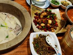 -滇香肴·云南菜蒸汽石锅鱼(云南北路店)