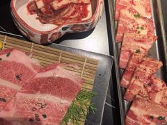 -山川小町·极番烧肉(新地假日广场店)