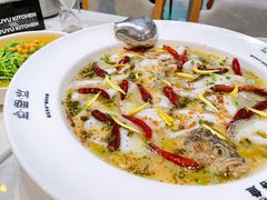 老坛酸菜鲈鱼-渔语鱼酸菜鱼新川菜(来福士店)