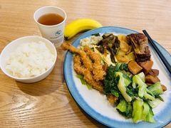 -上海宝信宝马4S店