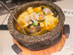 维园特色石锅豆腐-维园悦谱·海派家常菜(乌鲁木齐南路店)