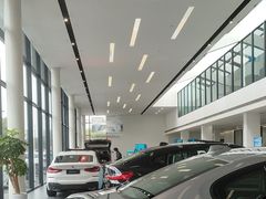 -上海宝信宝马4S店