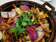 洋葱-胡须佬鸡煲四季火锅(龙珠大道店)