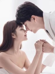 -雪中彩影婚纱摄影·微光艺术中心