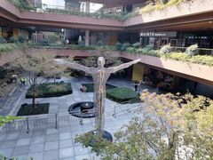 -瑞虹新天地月亮湾