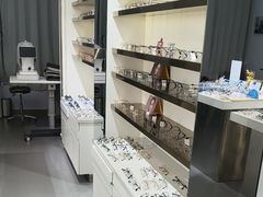 -视野联行眼镜•蔡司•依视路(温江店)