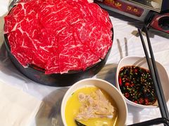 -鲜入围煮花胶鸡海鲜火锅