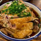 大肠吃第一口很惊艳，卤过了大肠经过油炸，油香四溢