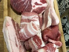 -江南猪肉商会无限续吃(弘大店)