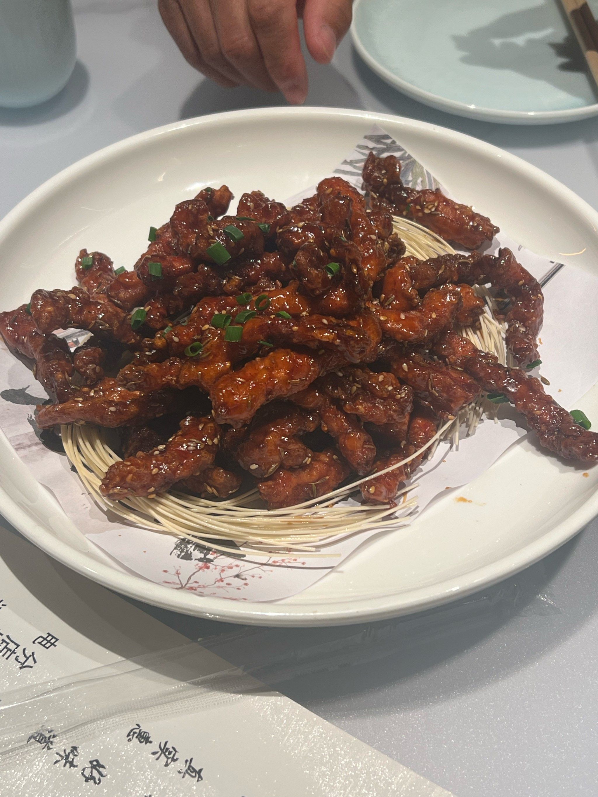 凉菜菜码大 酸甜可口 滋味肉是甜口的