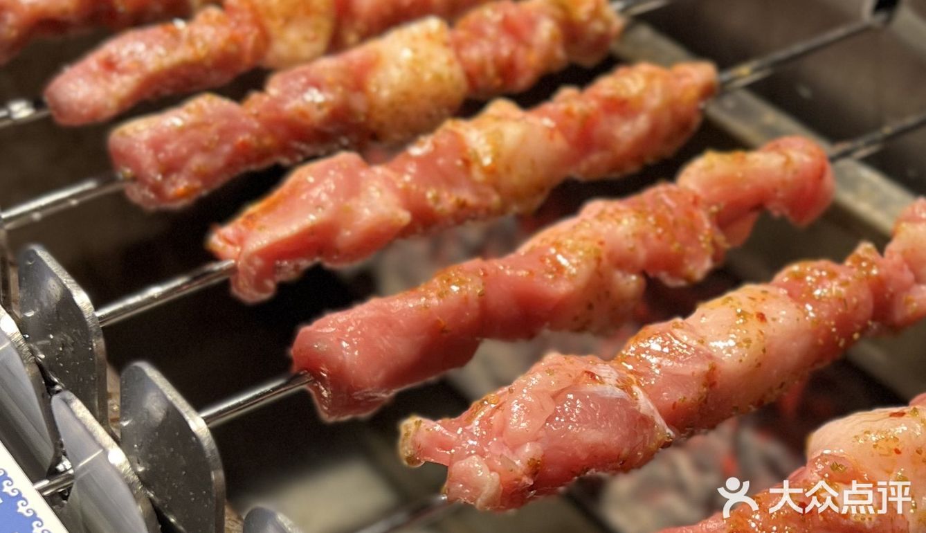 不用去呼伦贝尔也能吃上最地道的羊肉串🐑