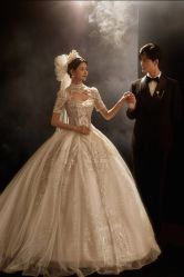 -喜爱高定婚纱摄影