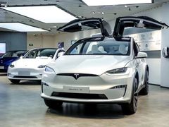 -TESLA 特斯拉(上海太古汇体验店)