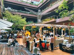 -瑞虹新天地月亮湾