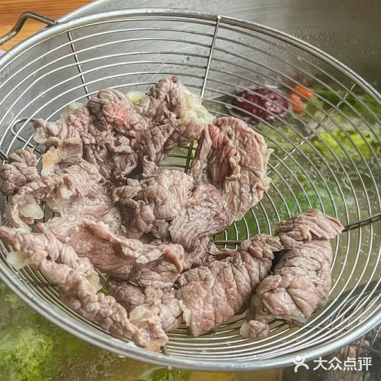 2人份!4个人楞是没吃完!