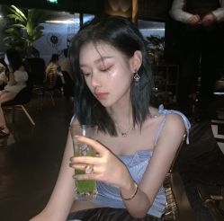 -AYO SALON