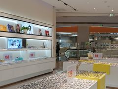 -J-Optical佳视明眼镜·蔡司视觉(青岛金茂览秀城店)