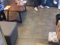 -荒岛实景沉浸密室(江汉路1店)