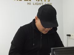 -视野联行眼镜•蔡司•依视路(温江店)