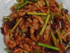 -亚伟瓦罐面美食城(淇县总店)
