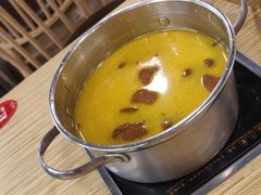 -杨老板·海鲜集市火锅·鲜切牛肉(中防万宝店)