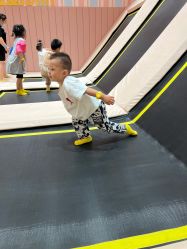 -奈尔宝·儿童乐园·亲子餐厅(鄞州万达店)